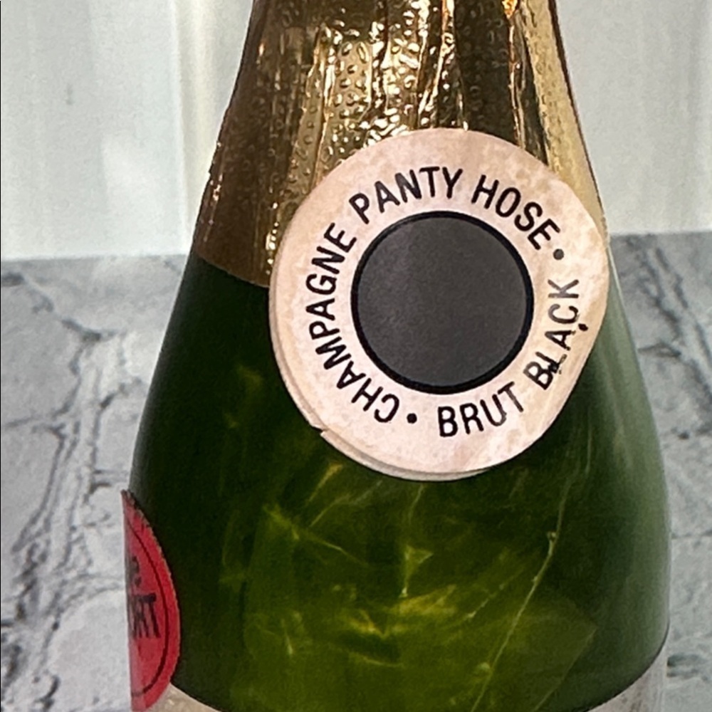Burlington Champagne Bottle Novelty Sheer Pantyhose Black Medium 115lbs-140lbs - Picture 3 of 8
